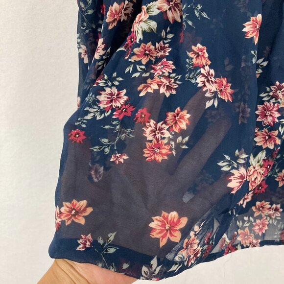 Torrid Top size 3X Navy Floral Sheer Flutter Sleeve V Neck Top Feminine Elegant - Picture 7 of 9